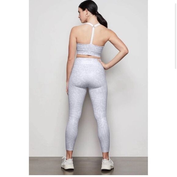 NWT Good American Icy Leopard Legging Foil White Gray- Size 2 (Medium) - Picture 3 of 11